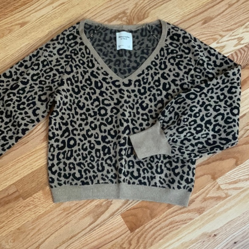 Leopard Print Bell Puff Sleeve A&F Sweater - image 1